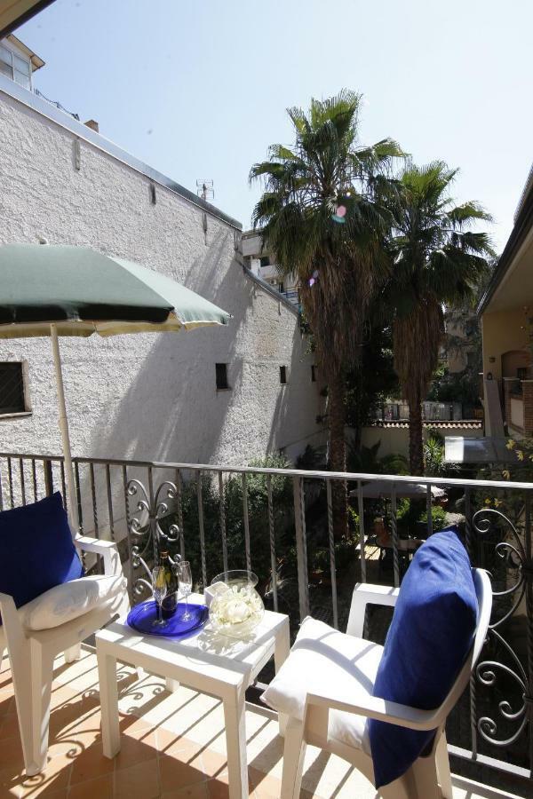 Residenza D'Epoca B&B Celeste カゼルタ エクステリア 写真